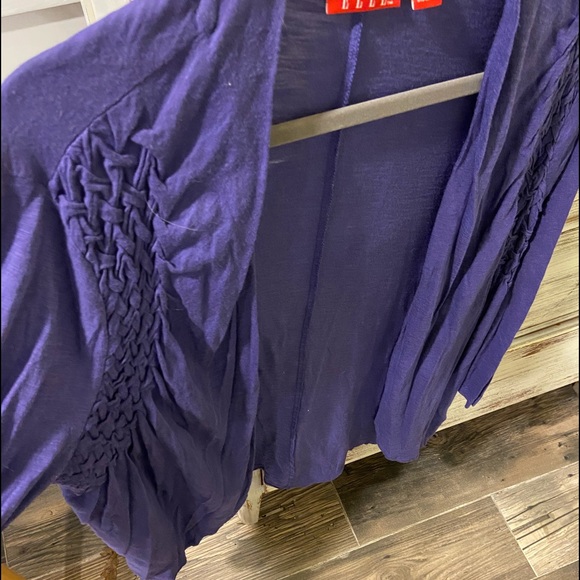 Cute cover up - Picture 2 of 4